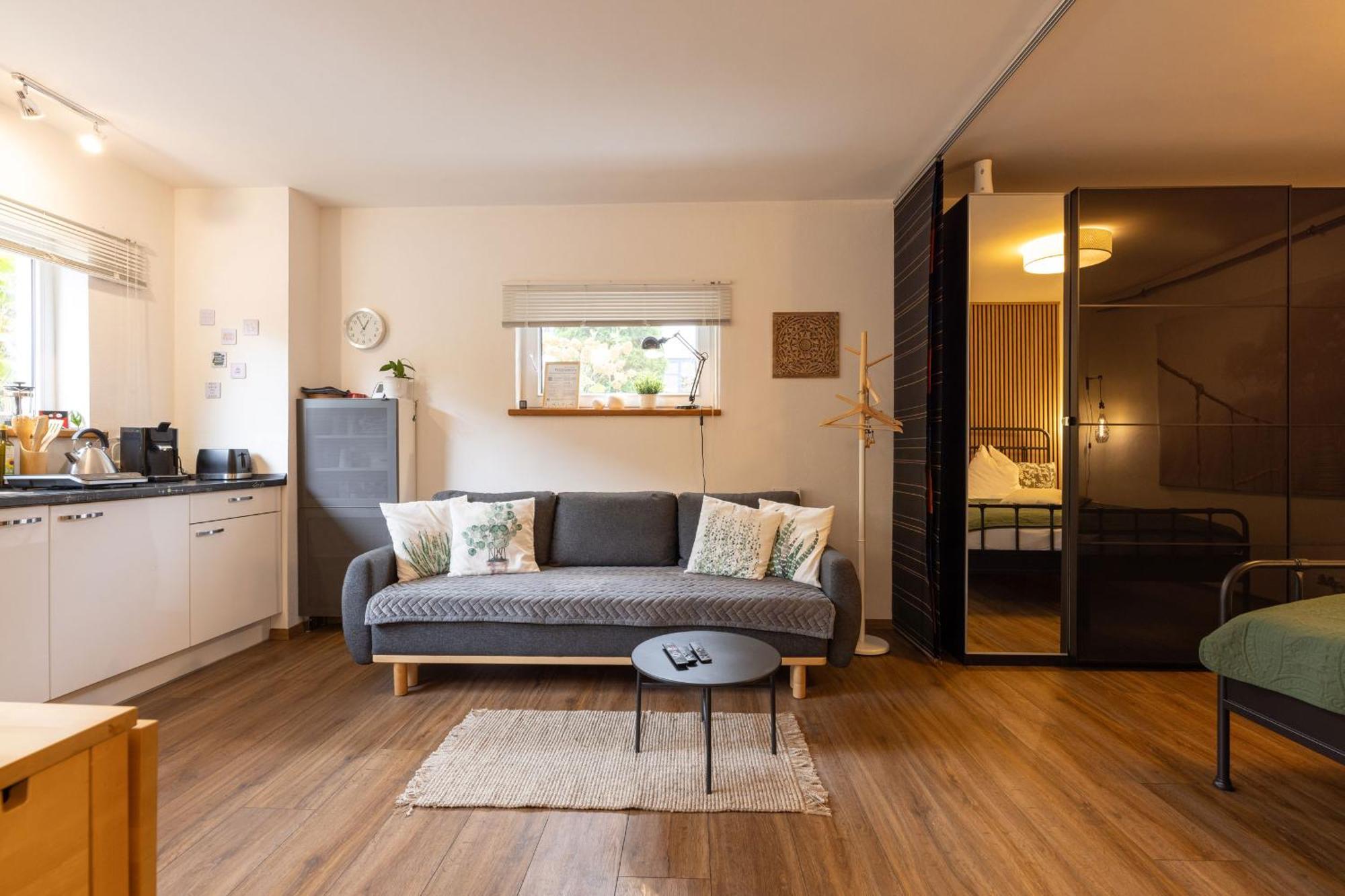 Ideal Fuer Kurze Aufenthalte - Gemuetliches 1-Zimmer-Apartment Adelsdorf Exteriér fotografie