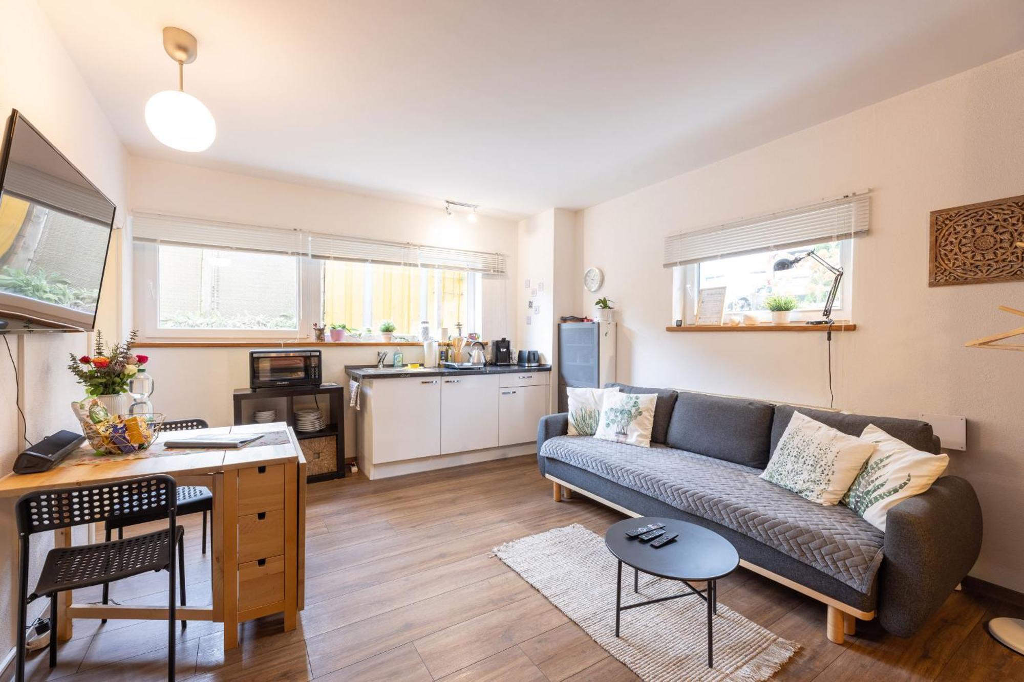 Ideal Fuer Kurze Aufenthalte - Gemuetliches 1-Zimmer-Apartment Adelsdorf Exteriér fotografie